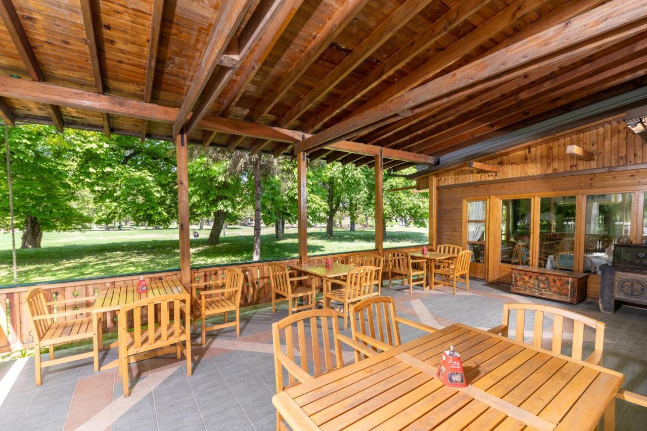 Hotel Kanet Szkopje Kültér fotó