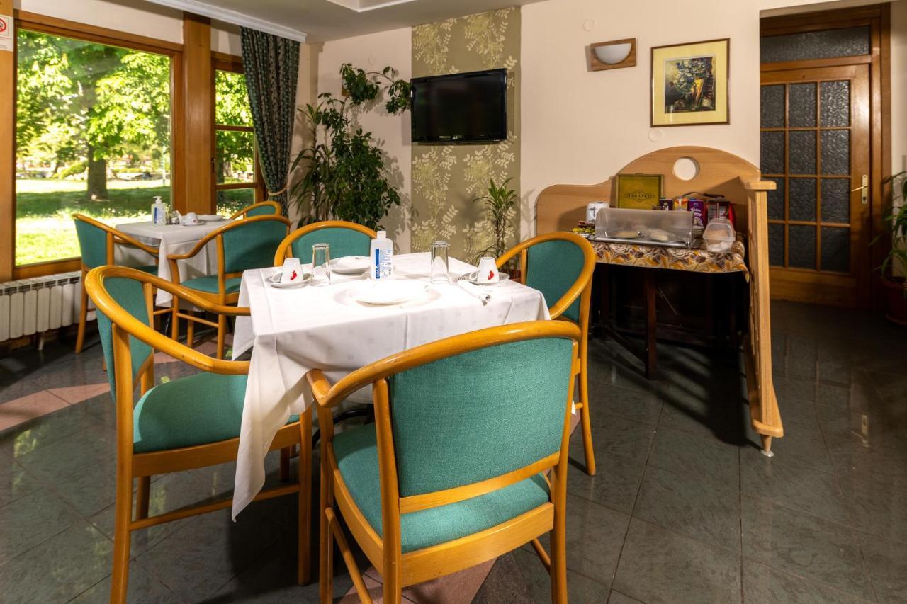Hotel Kanet Szkopje Kültér fotó