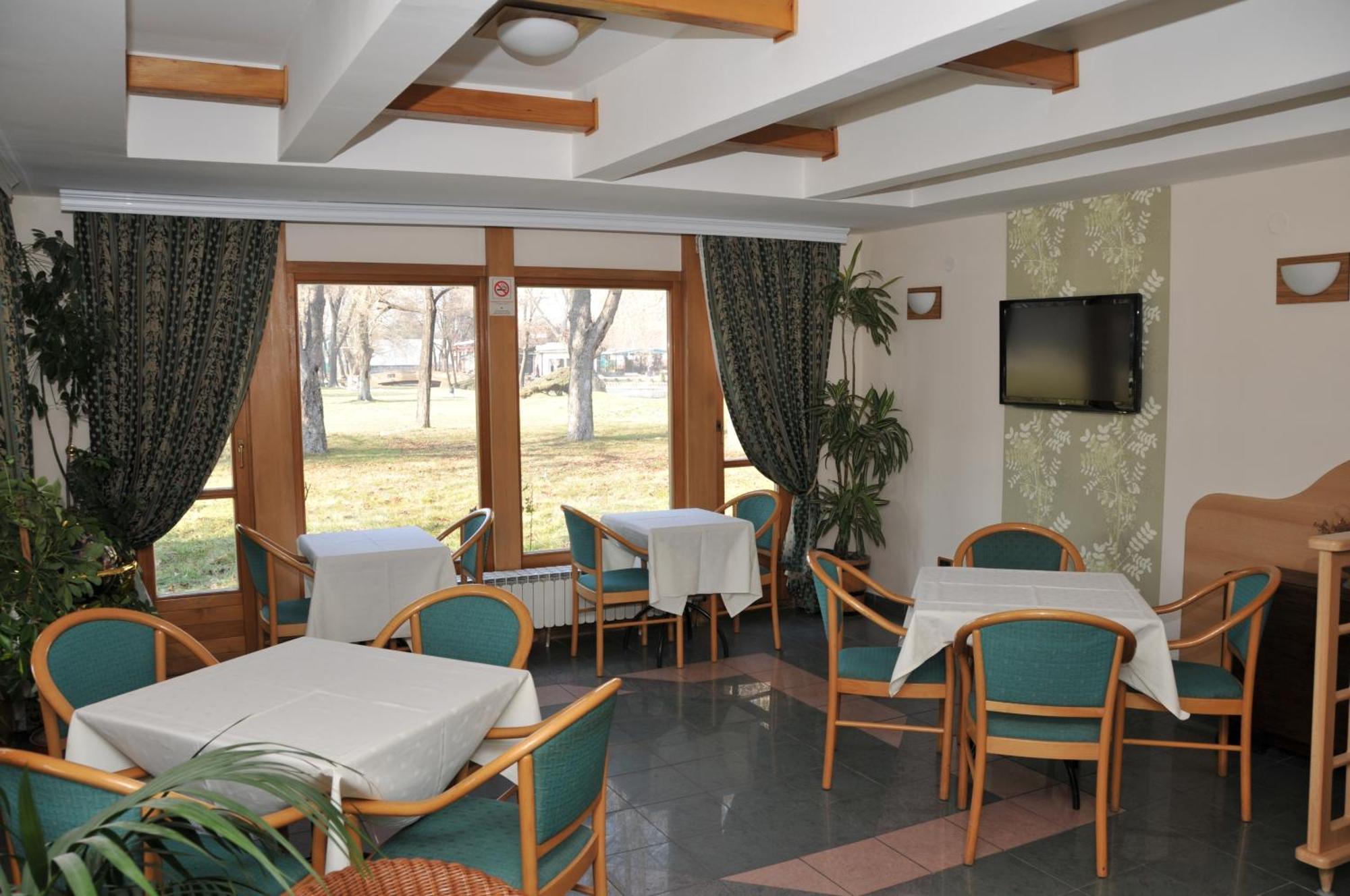 Hotel Kanet Szkopje Kültér fotó