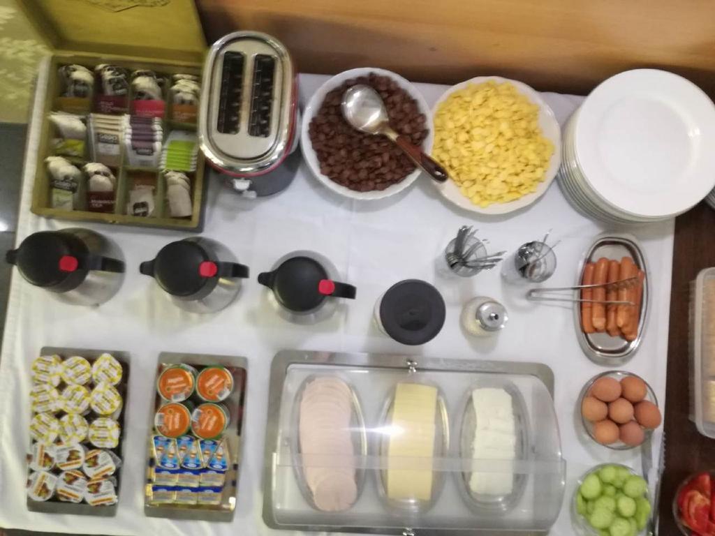 Hotel Kanet Szkopje Kültér fotó