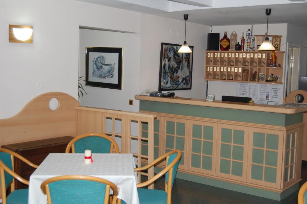 Hotel Kanet Szkopje Kültér fotó