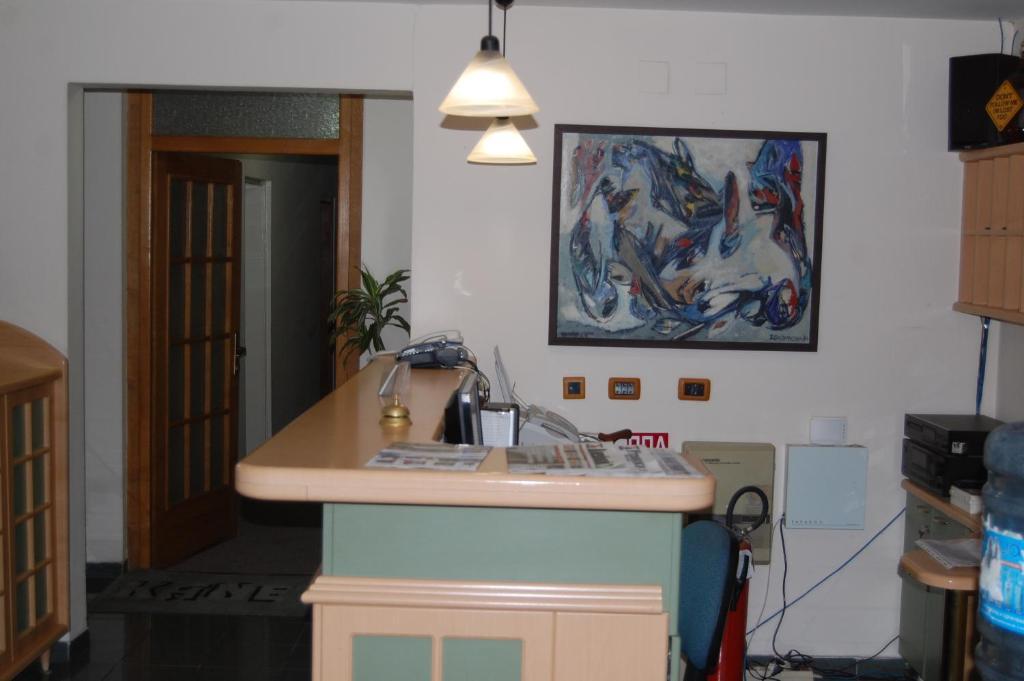 Hotel Kanet Szkopje Kültér fotó