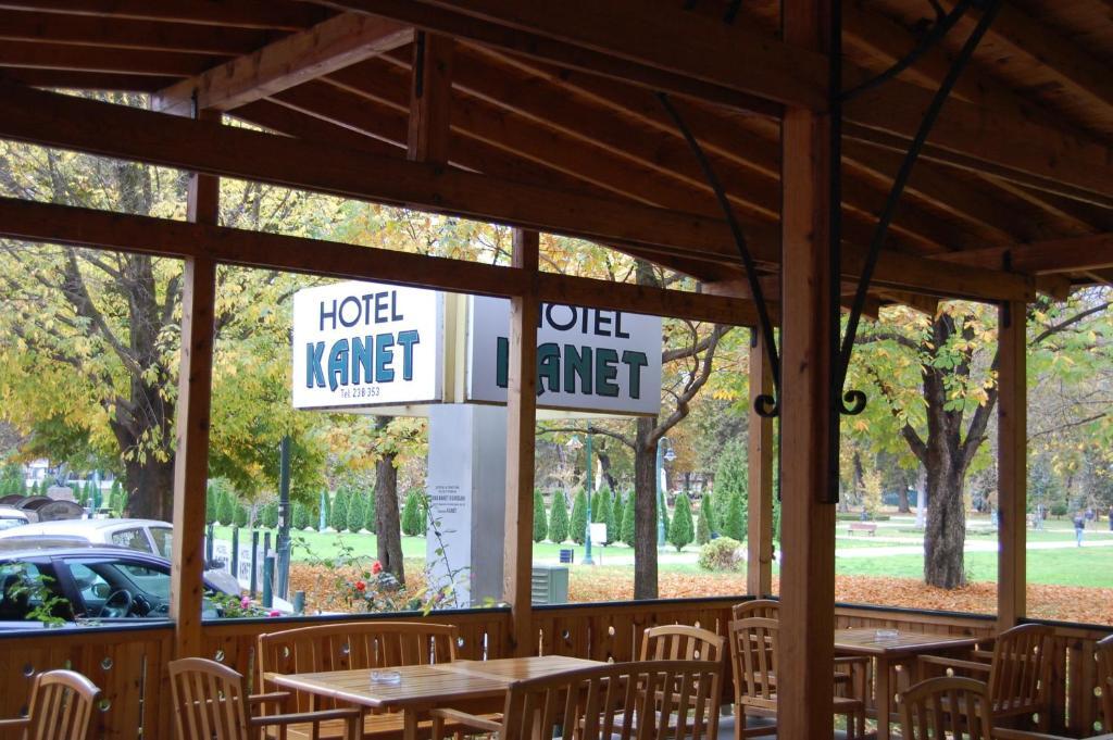 Hotel Kanet Szkopje Kültér fotó