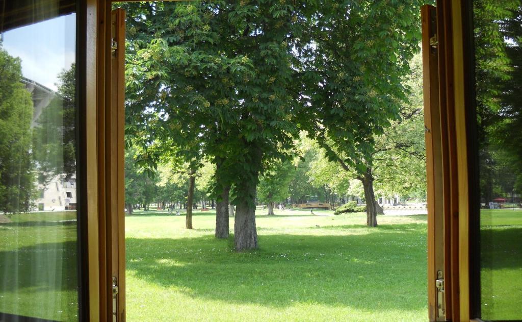 Hotel Kanet Szkopje Kültér fotó